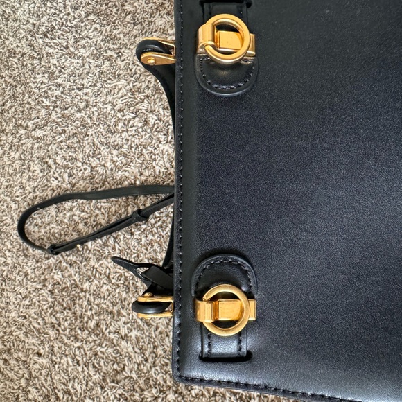 SOLD** Tory Burch mini Lee Radziwill in Black - Picture 8 of 13